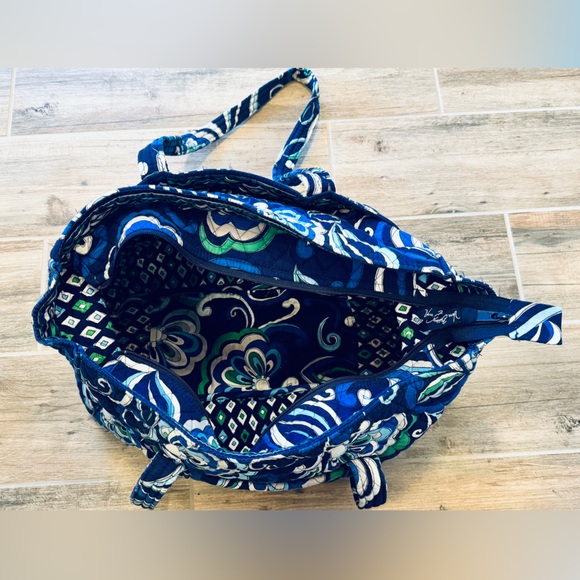 Vera Bradley Bag - Picture 6 of 6